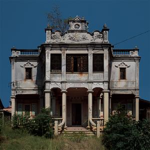 The vanishing Portraits, Wen-Ti Chang Western-style Building, Jinsha Township, Kinmen von Yunyi Liu